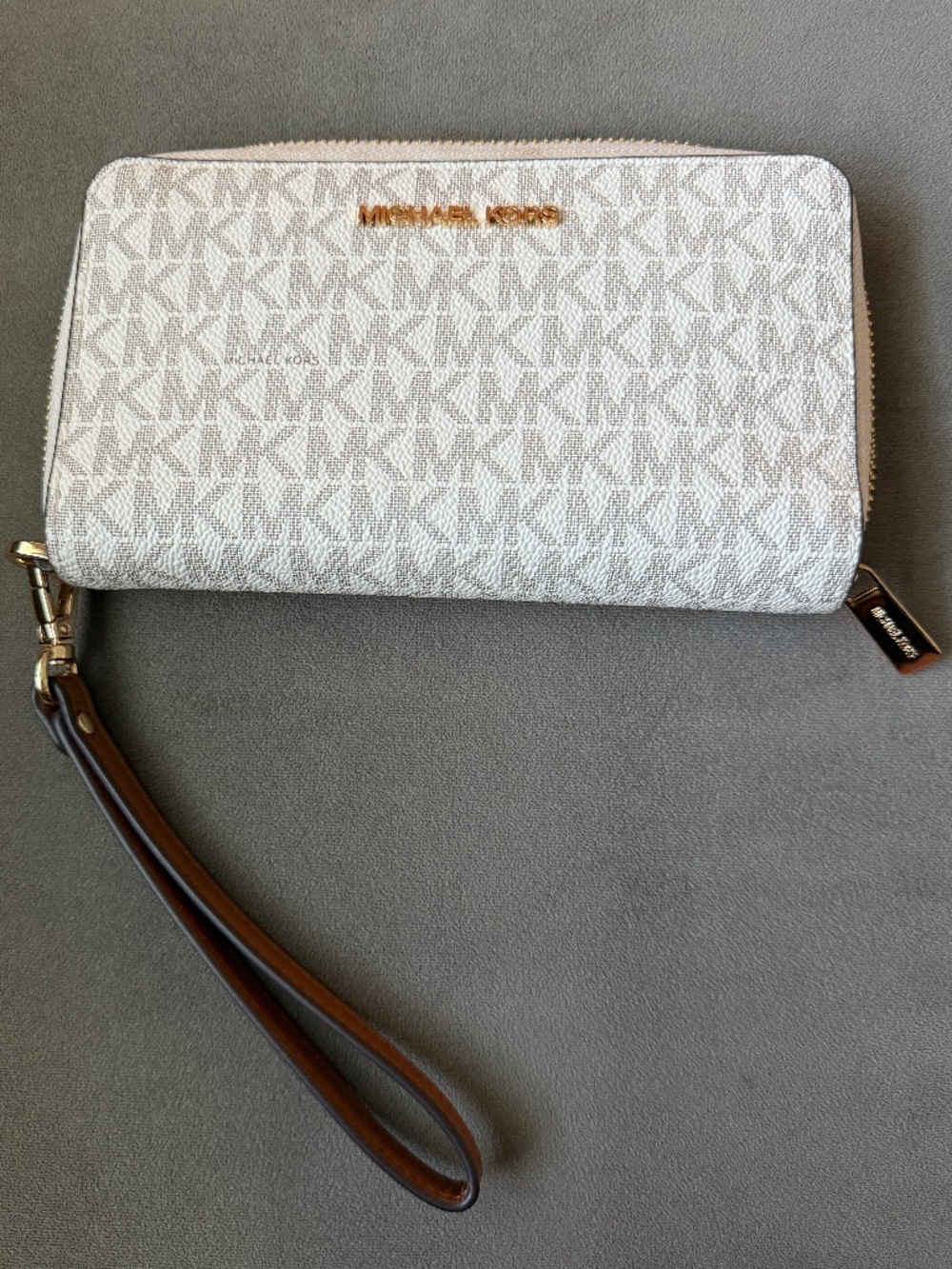Michael Kors Jet Set Large Continental Wristlet Wallet White Vanilla Logo